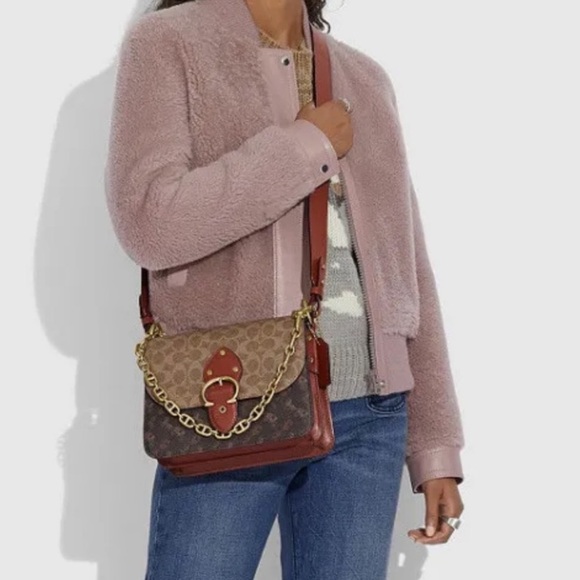 Coach Beat Shoulder Bag In Signature Canvas With Horse And Carriage Print - Picture 5 of 5